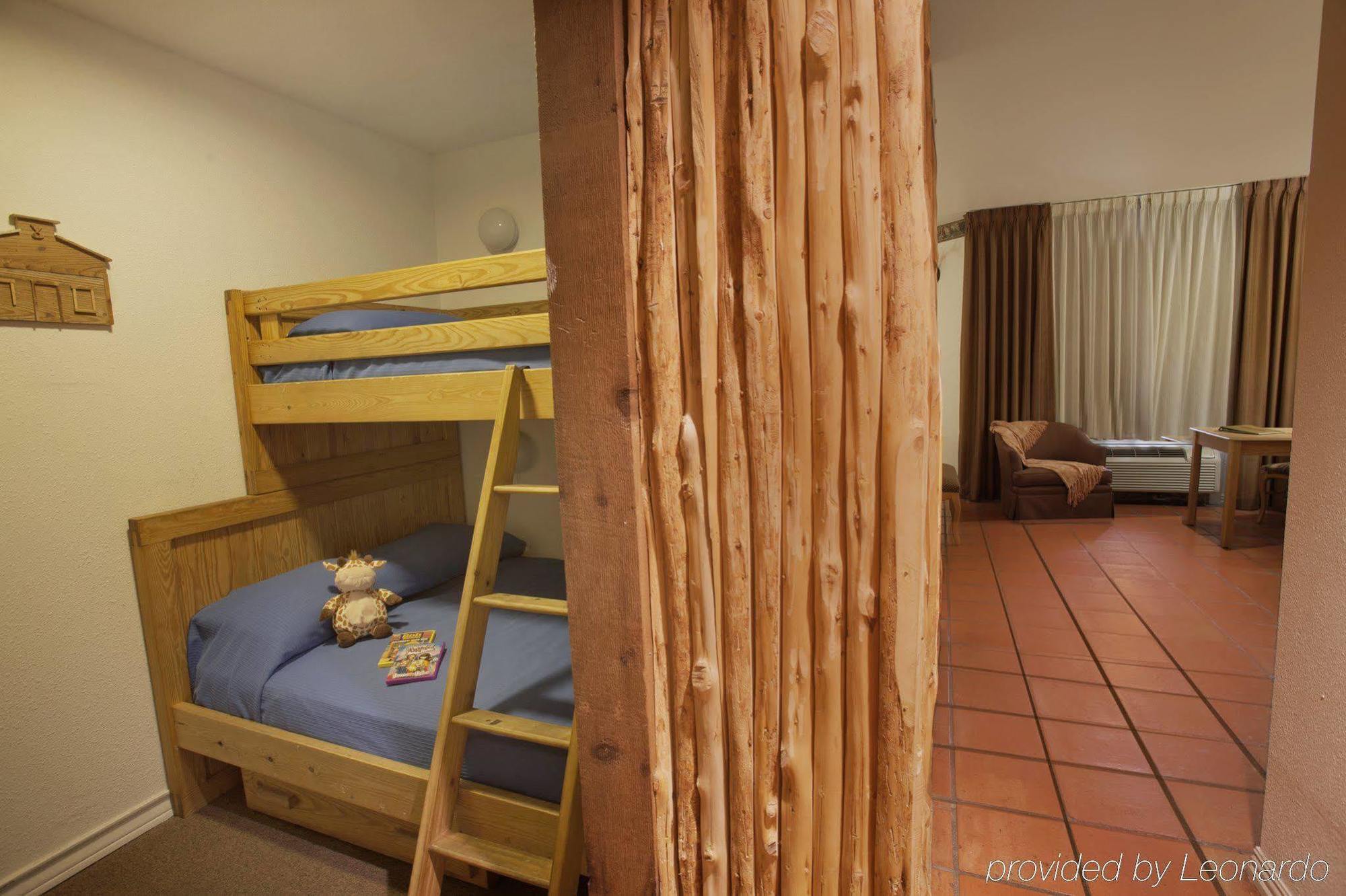 Y O Ranch Hotel And Conference Center Kerrville Δωμάτιο φωτογραφία